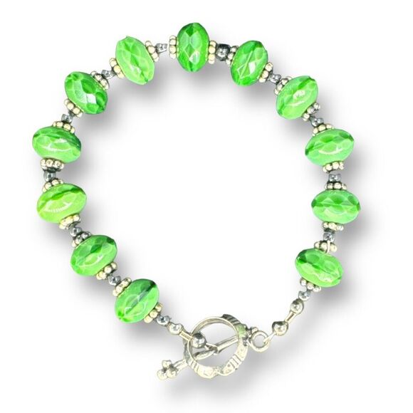 Green Faceted Cut Glass Beaded Bracelet Sterling Toggle Clasp - Picture 4 of 6